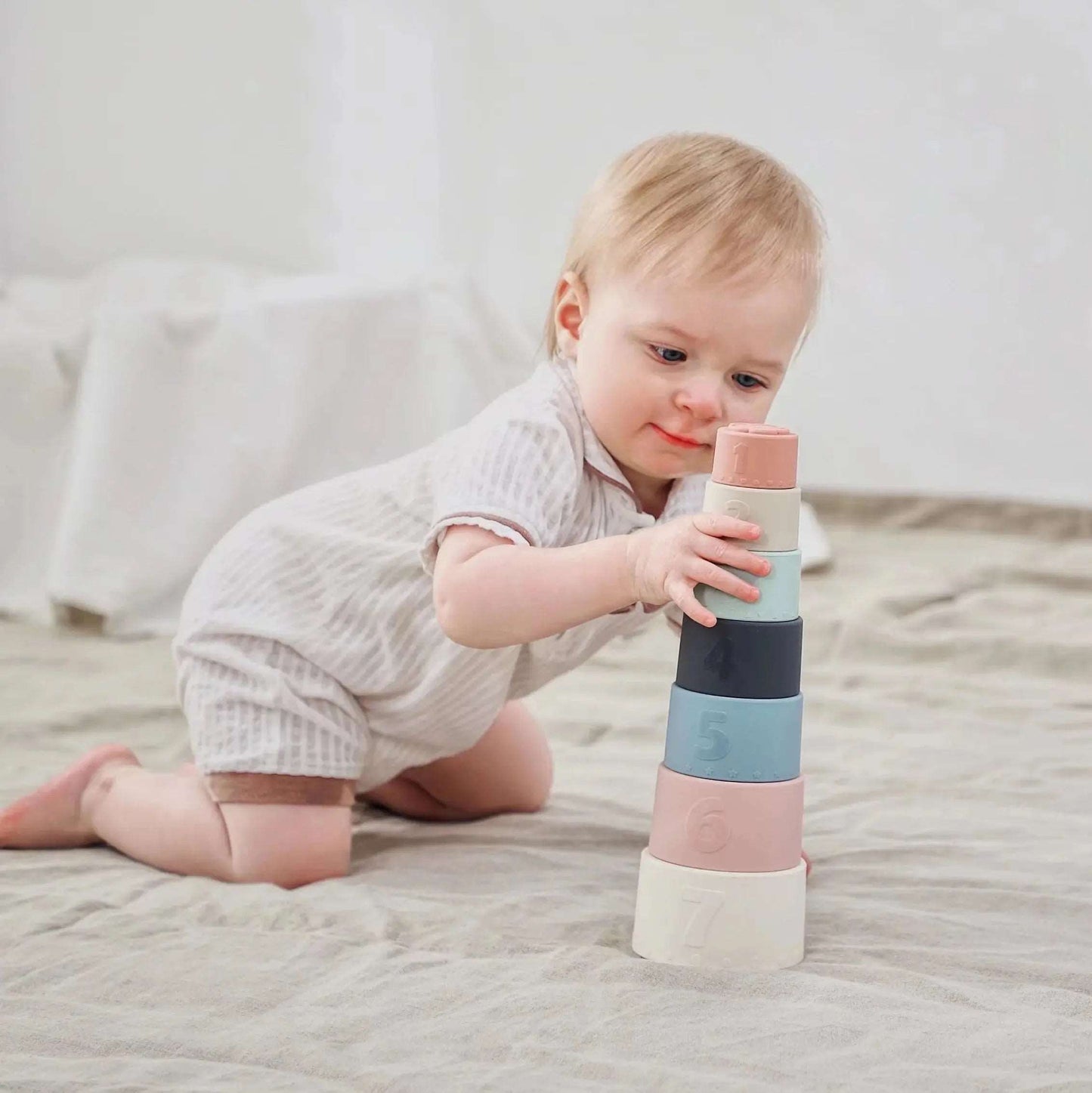Stapelbecher (Pastell) - Thibs Baby Club